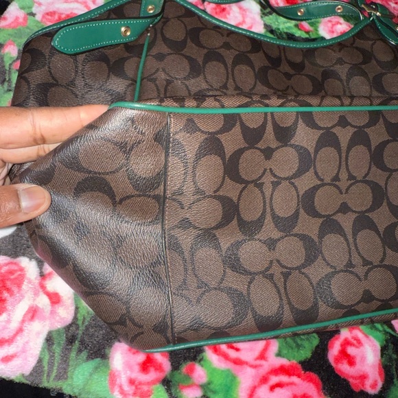 Coach Signature Brown and Green Shoulder Bag - Picture 3 of 7